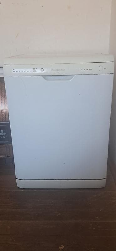 tap az ariston: Qabyuyan maşın Ariston, Tam qabaritli (60 sm.), Ayrıca dayanan — 2