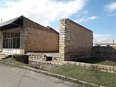 Obyekt iki mertebelidir.Zirzemi hissesi 50,üst qatı