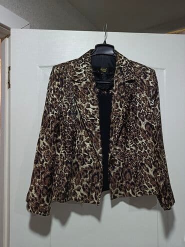 İkili 20 AZN pencək mayka 
44,46 razmer