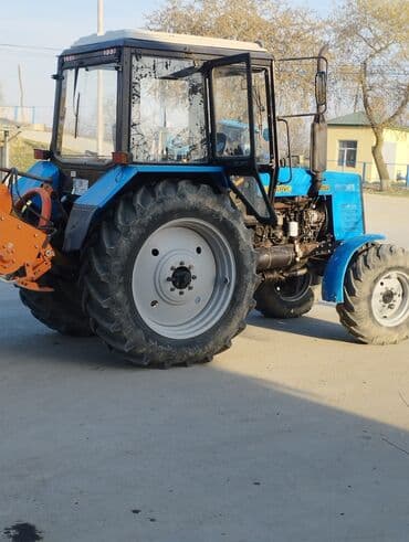 qosqu: Belarus 892 traktoru - Güclü dörd silindrli dizel mühərrik, yüksək — 2