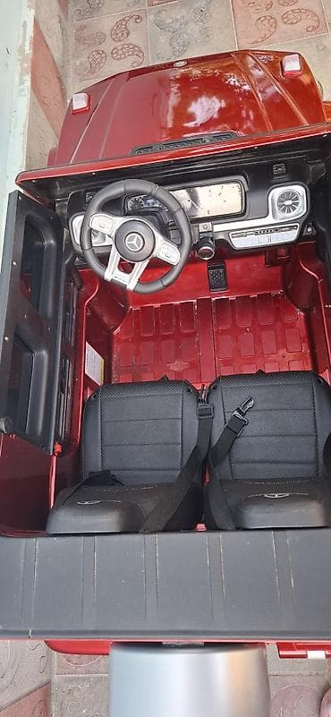Uşaq maşını 8yaşa qədər sürə bilər.cəkisi 60 kq qədərdir.maşın pultla — 1