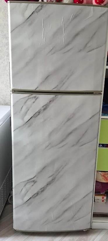 xaladenik satiram: Soyuducu Samsung firmasınındır. Qiymet 230 azn. Nofrosdur,ustada heç — 2