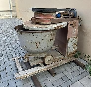 Reklam lövhələri: 400₼ Xəmir yoğuran boyuk çəki götürür satılır 3fazadı İŞLƏMİR — 1