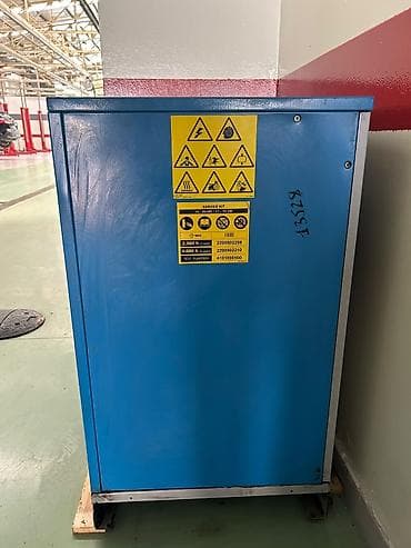 tarsofka boya: Yağlı vintli hava kompressoru – 15–20 HP (11–15 kW) sinfi. Tam işlək — 3