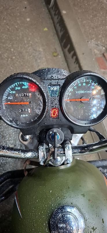 015 maşın: 50 sm3, 376 km — 2