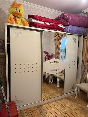 3 qapılı, Güzgülü, Bej, Digər material, Kupe, Düz dolab