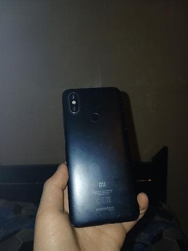 iphone 12 mini satilir: Smartfon - Ekran: təxminən 5.5–6.0 düym tam ekran ön panel, ön — 3