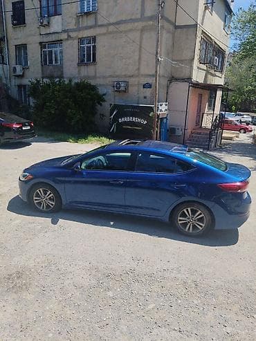 Hyundai Elantra: 2 l | 2017 il Sedan — 6