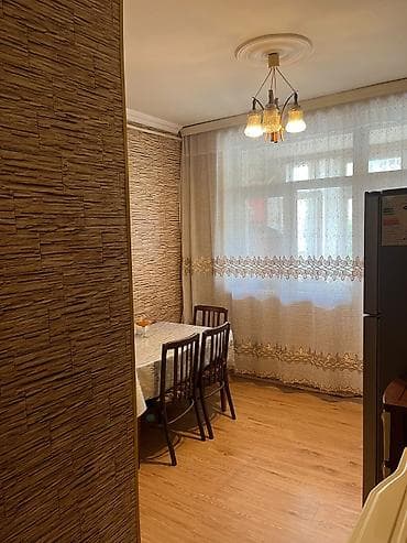 Otaqlar: Gəncə şəhəri 1 ci mikrorayon bina 8 orta blok, təmirli, üç otaqlı — 8