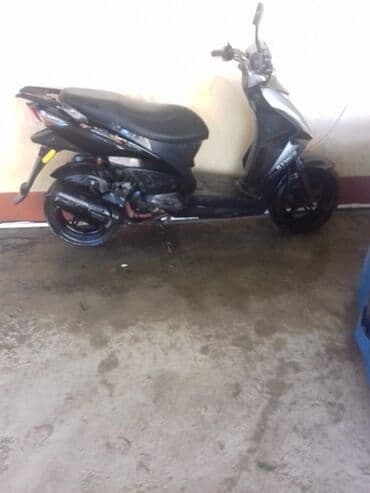 ceşqa fara: Kymco skuter - Korpus rəngi: qara, gümüşü detallarla - Kuzov tipi — 2