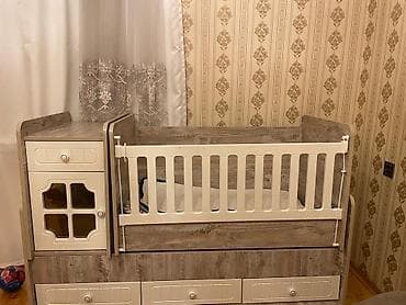 matras alti: Oğlan və qız üçün, İşlənmiş, Dördbucaq, Beşik, Dəstsiz, Matrassız, Yellənmə mexanizm ilə — 1