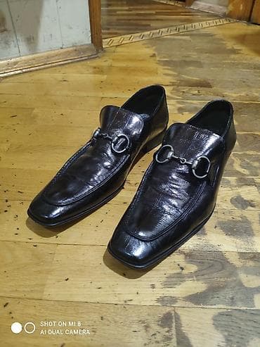 Kişi üçün klassik loafer ayaqqabı - Rəng: qara, parlaq - Üst