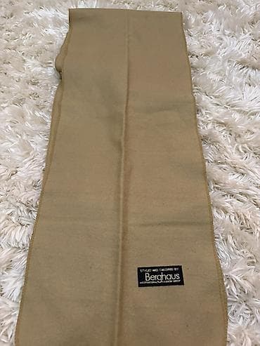 baş geyimi: Berghaus şərf – klassik bej rəngdə - Brend: Berghaus (Styled and — 1