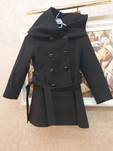 Qara palto 7-8 yas qiz usagi üçün lalafo.az -da Qara palto 7-8 yas qiz usagi üçün