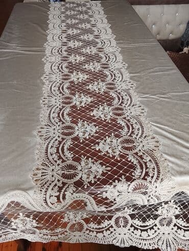 Zərif masa üstü krujevalı bəzək (table runner) - Rəng: krem/ivori -