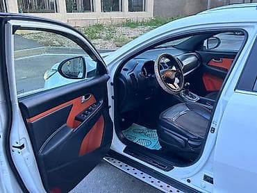 ucuz range rover: Kia Sportage AWD krossover Xüsusiyyətlər: - Tam ötürücülü (AWD) — 6