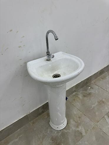 yeni unitaz qiymetleri: Pilləli ayaqlı keramika əlüzü – kranla birlikdə - Material: ağ — 2