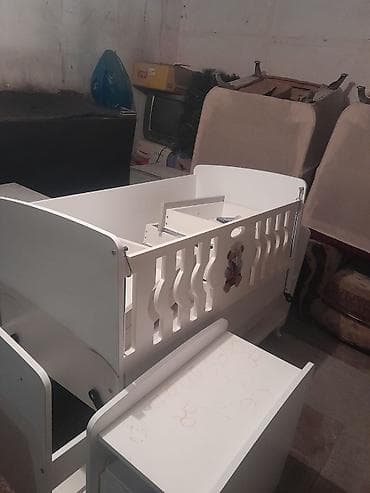 Oğlan və qız üçün, Dördbucaq, Beşik, Matrassız, Yellənmə mexanizm ilə