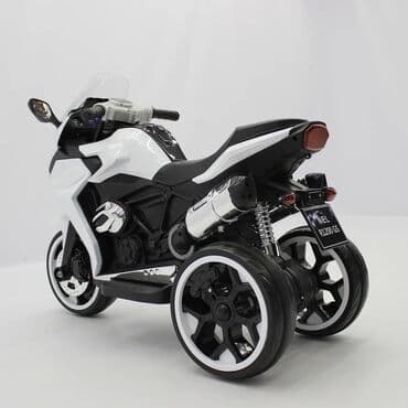 7 yaş: 3 - 7 yaş uşaqlar üçün BMW R1200 RT motosikleti. Fərdi idarəetmə — 7