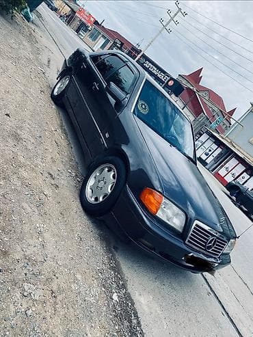 mersedes c klas: Mercedes-Benz 220: 2 l | 1995 il Sedan — 3