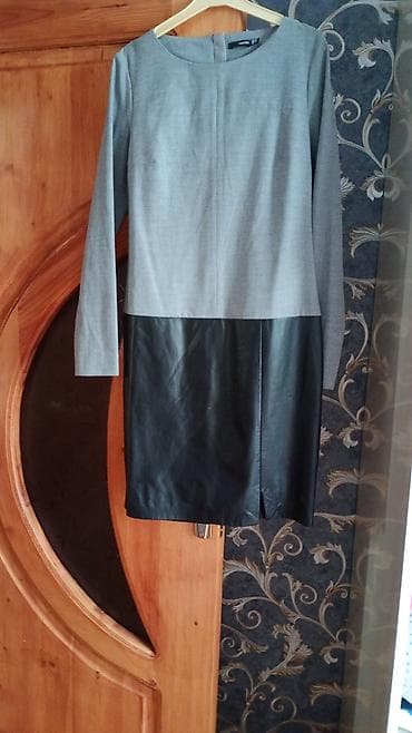 Svitşotlar: Zarif iki materiallı qadın donu - Model: Dizboyu, uzunqollu, dairəvi — 1