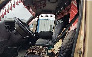 pirus masini: İveco yük mikroavtobusu – tentli furqon - Korpus: uzun bortlu, üstü — 3