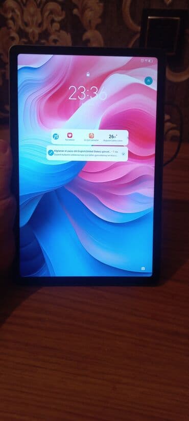 guvenlik kamera: Lenovo planşet - Marka/model: Lenovo (arxa qapaqda loqo və kamera — 1