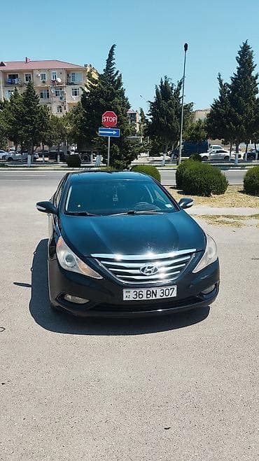 sonata yan guzgu: Hyundai Sonata sedan - Kuzov: qara rəng, 4 qapı, aerodinamik xətlər — 10