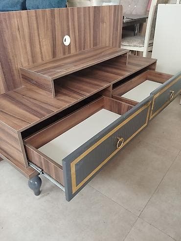 televizor alti dizayn alcipan: Yeni, Düz TV altlığı, Polkalı, Laminat — 1