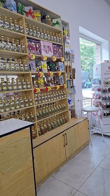 parfum vitrin: Məhsul: Ətir və ətir yağı çeşidləri, hədiyyə qutuları, nabor dəstlər — 4