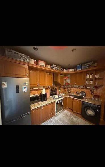 moyka satilir: Mətbəx mebeli satılır 200azn.Moyka veririlir Ölçü 6 metre Elimlər — 1