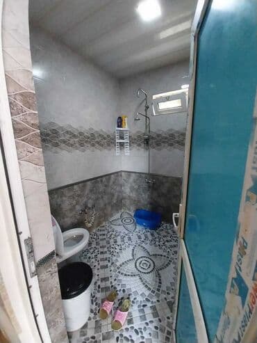 kewle qesebesinde ev: Satılır: həyətli ev - Geniş, tam daş döşəməli həyət. Hündür, taxta — 14