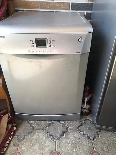 Qabyuyan maşın Beko, Tam qabaritli (60 sm.), Ayrıca dayanan