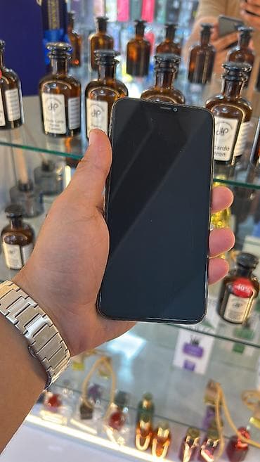 sazz problem: IPhone 11 Pro Max, 64 GB, Matte Midnight Green, Face ID, Simsiz şarj — 1