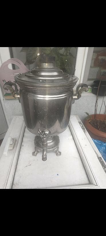 kohnə samavar: Antik samovar – metal korpuslu, gümüş qızıl terkibli klassik rus — 1
