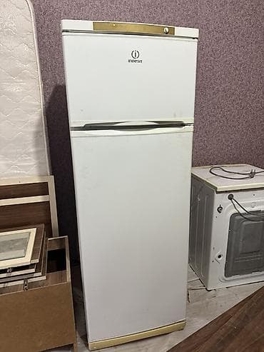 indesit soyuducu satilir: 2 qapılı Indesit Soyuducu Satılır, rəng - Ağ — 1