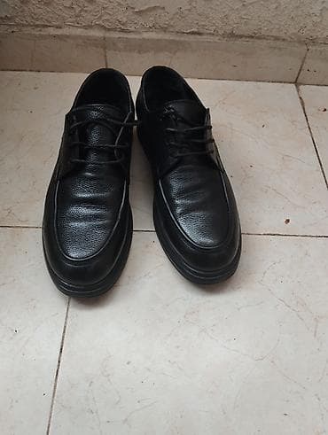 Məhsul: Kişi klassik ayaqqabısı - Rəng: Qara - Model: Bağlı (şnurla)
