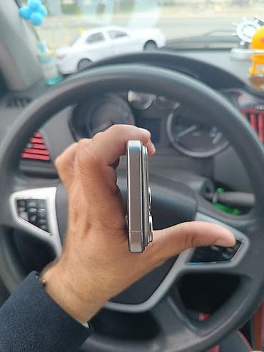 iphone e: Gümüşü, Face ID — 2