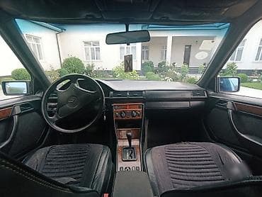 ilkin ödenişle maşınlar: Mercedes-Benz W124: 3 l | 1994 il Sedan — 4
