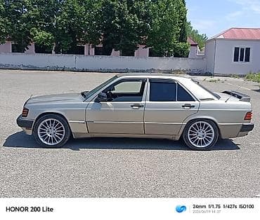 diffuser satisi: Mercedes-Benz 190 (W201): 2 l | 1990 il Sedan — 3