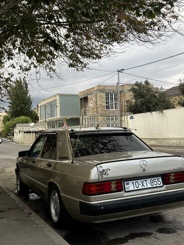 turbo az c class: Mercedes-Benz 190: 2 l | 1991 il Sedan — 3