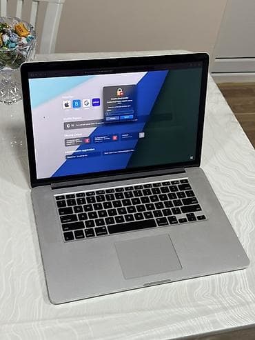 İşlənmiş Apple MacBook, 15.4 ", Intel Core i7, 512 GB