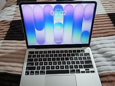 macbook pro 2017: Apple MacBookNeo (gümüş rəng). Qutusu və komplekti ilə.Çantası da var — 2