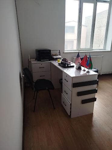 komputer oturacaqlari: Ofis mebeli dəsti Tərkib: - Resepsiyon/qarşılama masası: ağ rəng, ön — 2