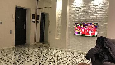 ev menzil: Geniş və işıqlı studiya tipli mənzil. Böyük pəncərələrə malik salonla — 5