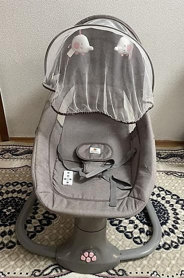 dösək: Oğlan və qız üçün, Beşik, Matras ilə, Yellənmə mexanizm ilə — 2