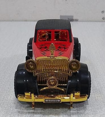 Mercedes Zeppelin oyun maşını klassik retro sedan modeli. Mercedes — 3