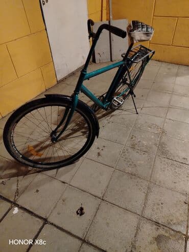 Şəhər tipli velosiped - Çərçivə: klassik polad, bərkidilmiş ön və