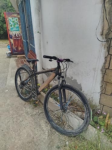 1 ci velo 29 luqdur problemləri arxa təkərin havası azalır birdə qabağ