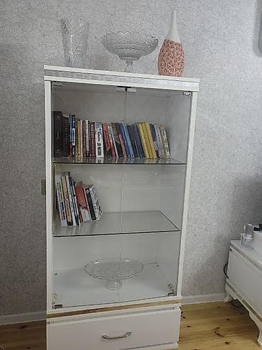 kabinet: Şüşəli dolab vitrini, İşlənmiş, Ünvandan götürmə — 2
